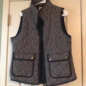 Cambridge black and Creme zip vest